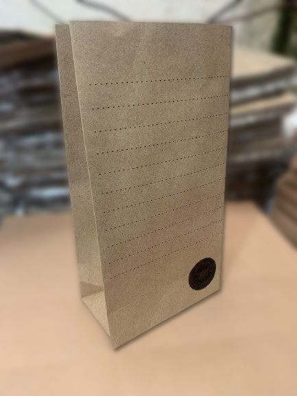 Bolsa de papel kraft en oferta con líneas al frente para apuntar